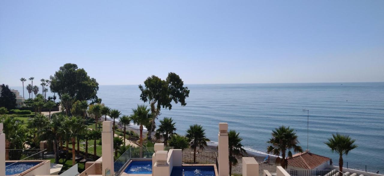 Bahia De La Plata Seafront Apartment Estepona Exterior photo