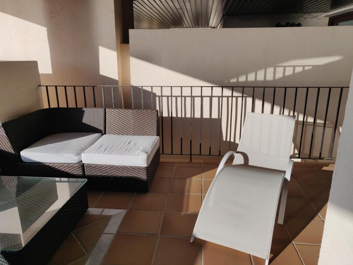 Bahia De La Plata Seafront Apartment Estepona Exterior photo