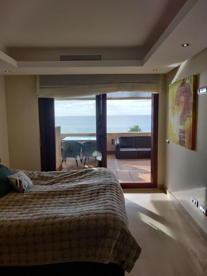 Bahia De La Plata Seafront Apartment Estepona Exterior photo