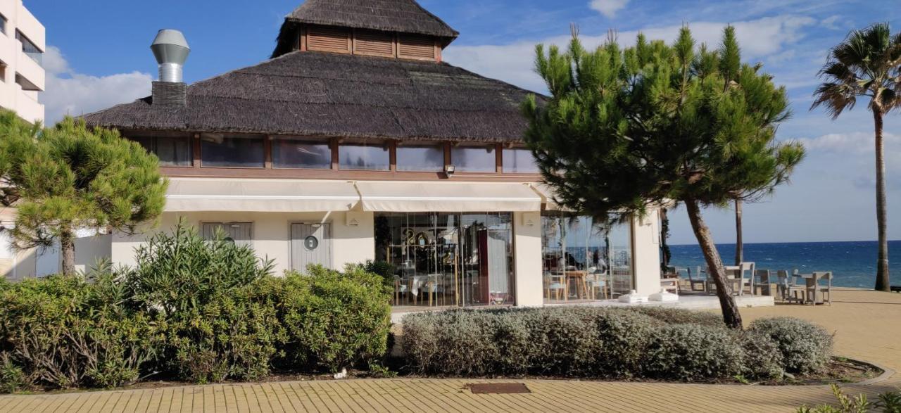 Bahia De La Plata Seafront Apartment Estepona Exterior photo
